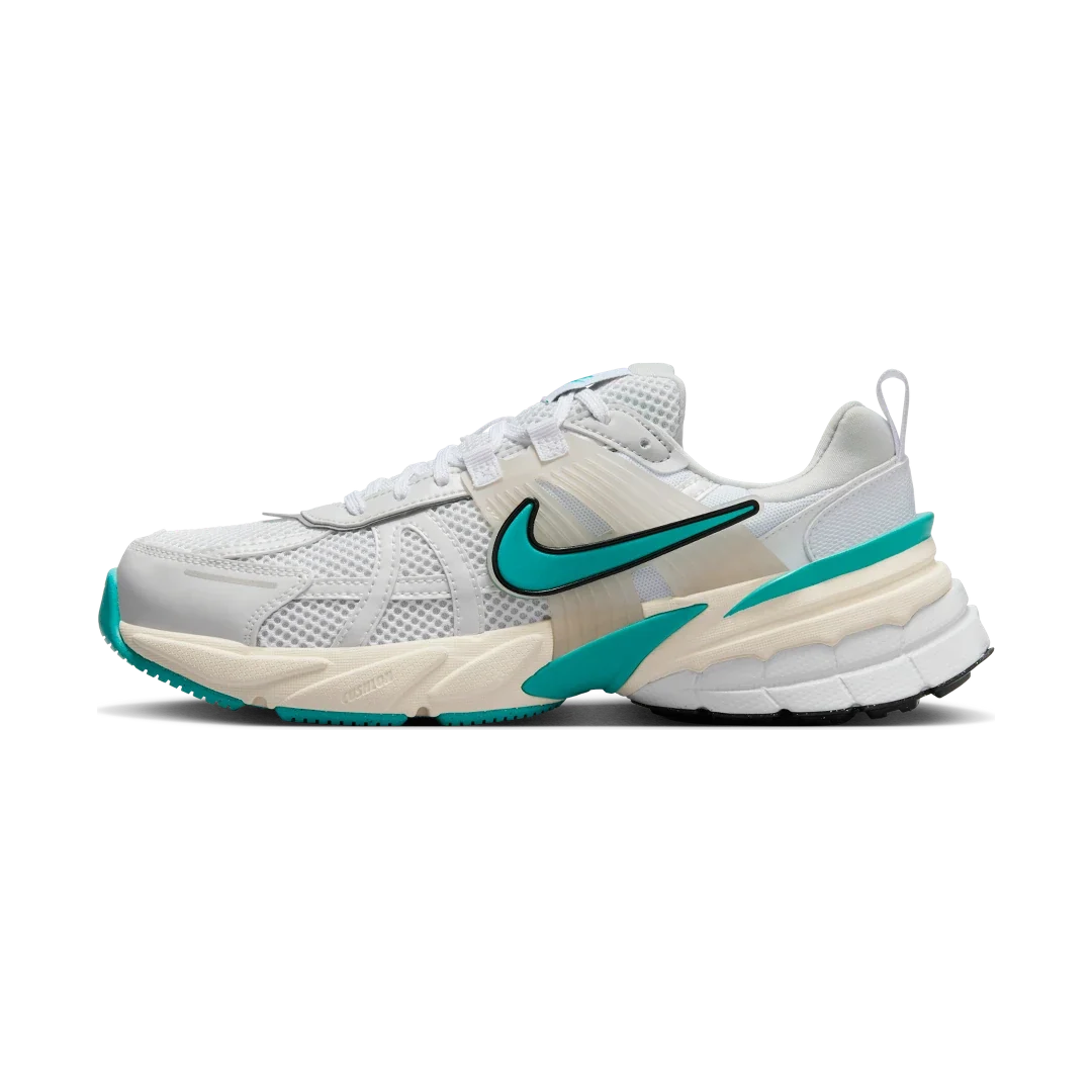 Overkicks - Nike V2K Run Dusty Cactus (Womens) (FD0736-105) - vista lateral