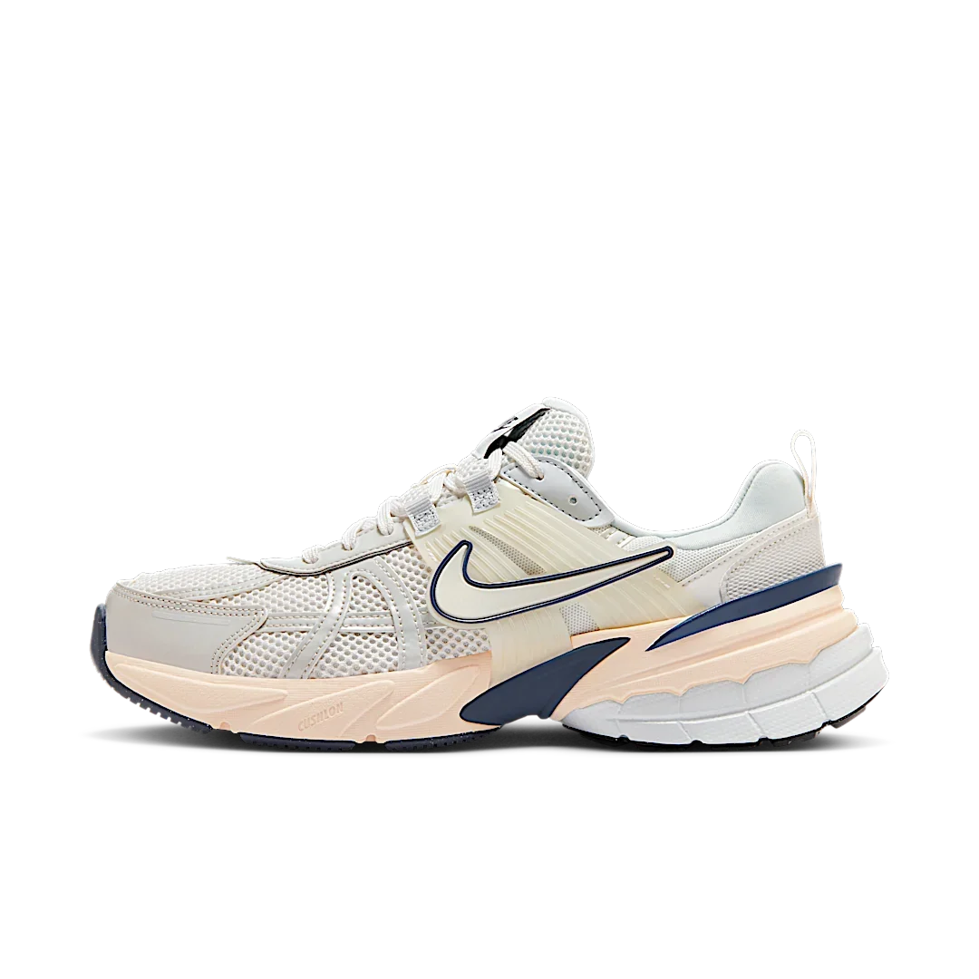 Overkicks - Nike V2K Run Platinum Tint (Womens) (FD0736-004) - vista lateral