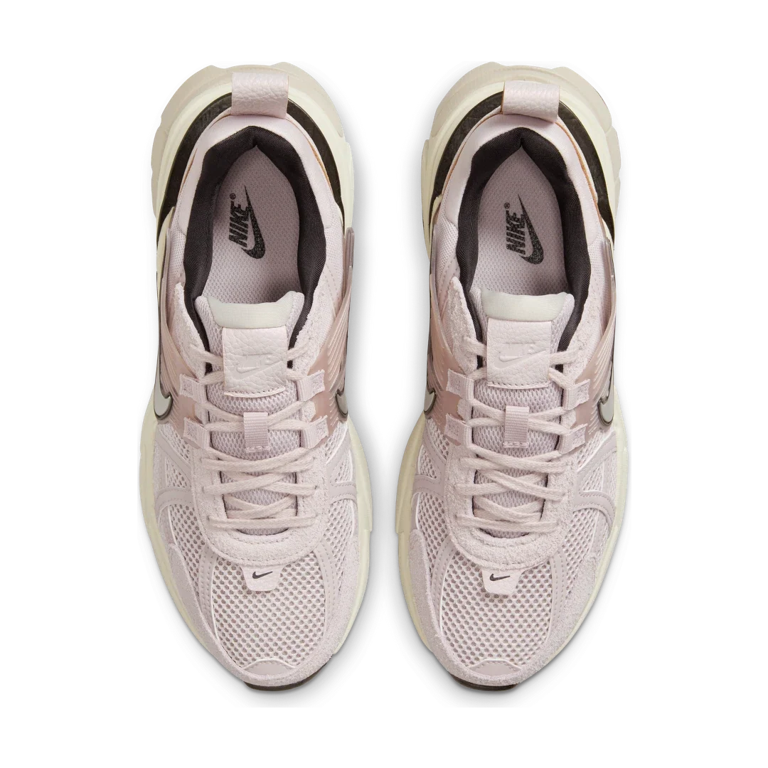 Overkicks - Nike V2K Run Platinum Violet (Womens) (FN6703-001) - vista trasera