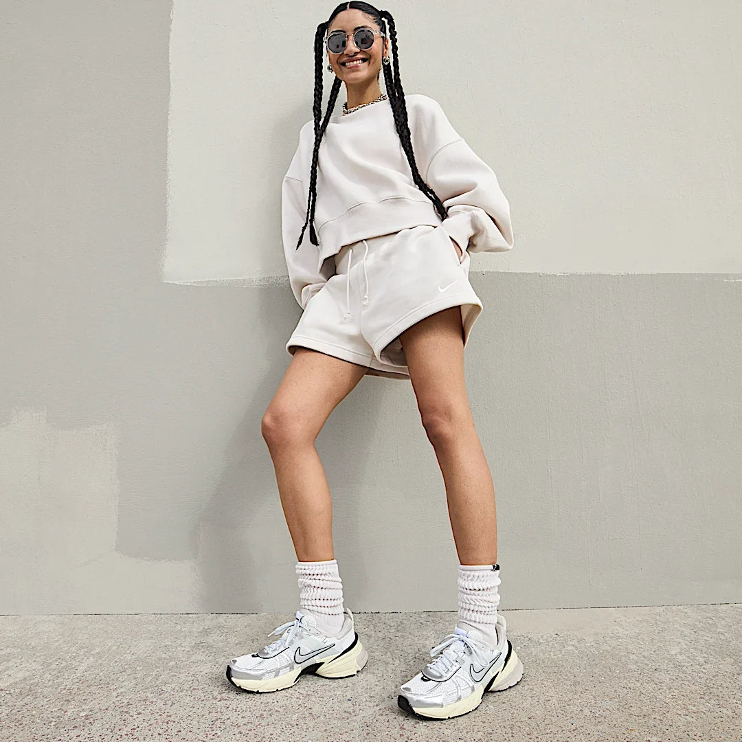 Overkicks - Nike V2K Run Summit White Metallic Silver (Womens) (FD0736-100) - detalle suela