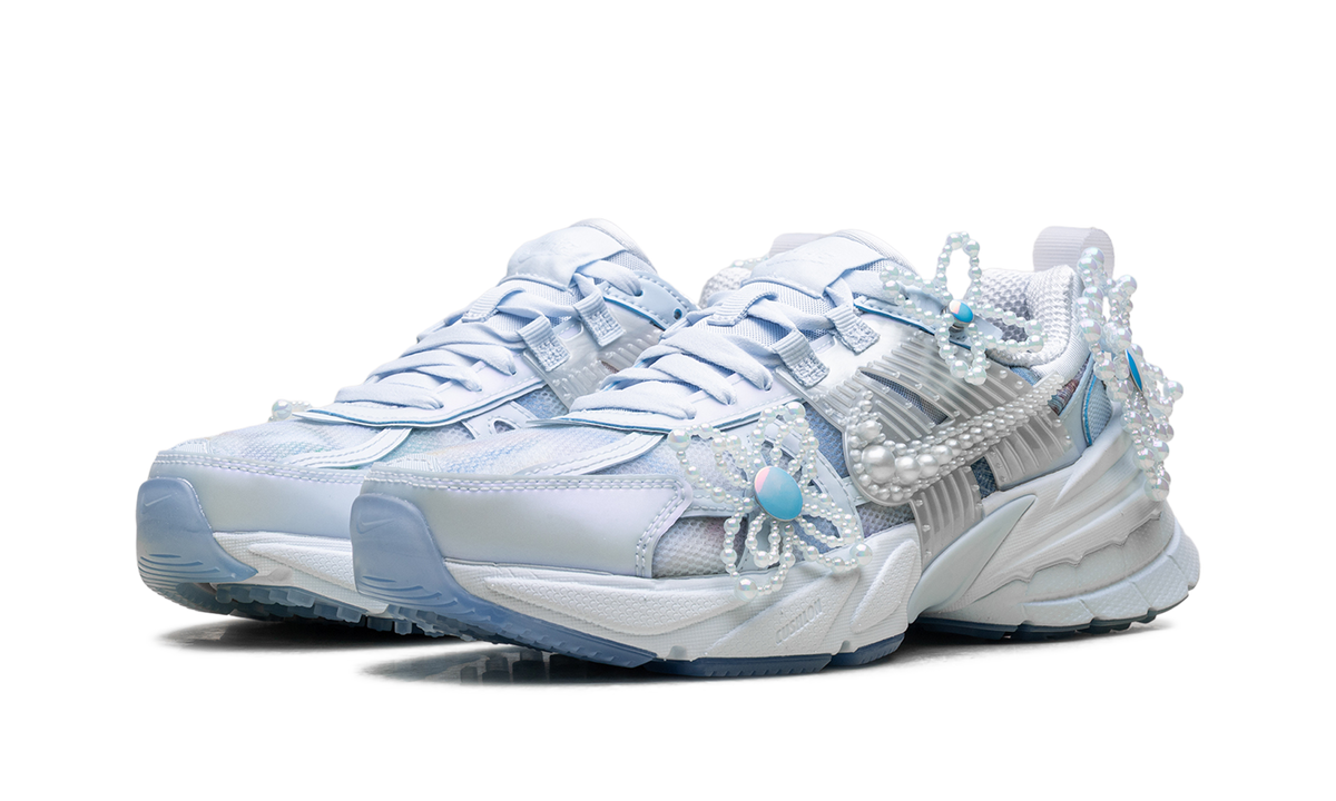 Overkicks - Nike V2K Run Susan Fang Artist Collection (Womens) (IB7426-400) - vista trasera