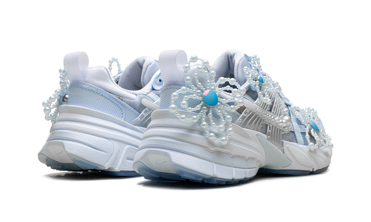 Overkicks - Nike V2K Run Susan Fang Artist Collection (Womens) (IB7426-400) - par completo