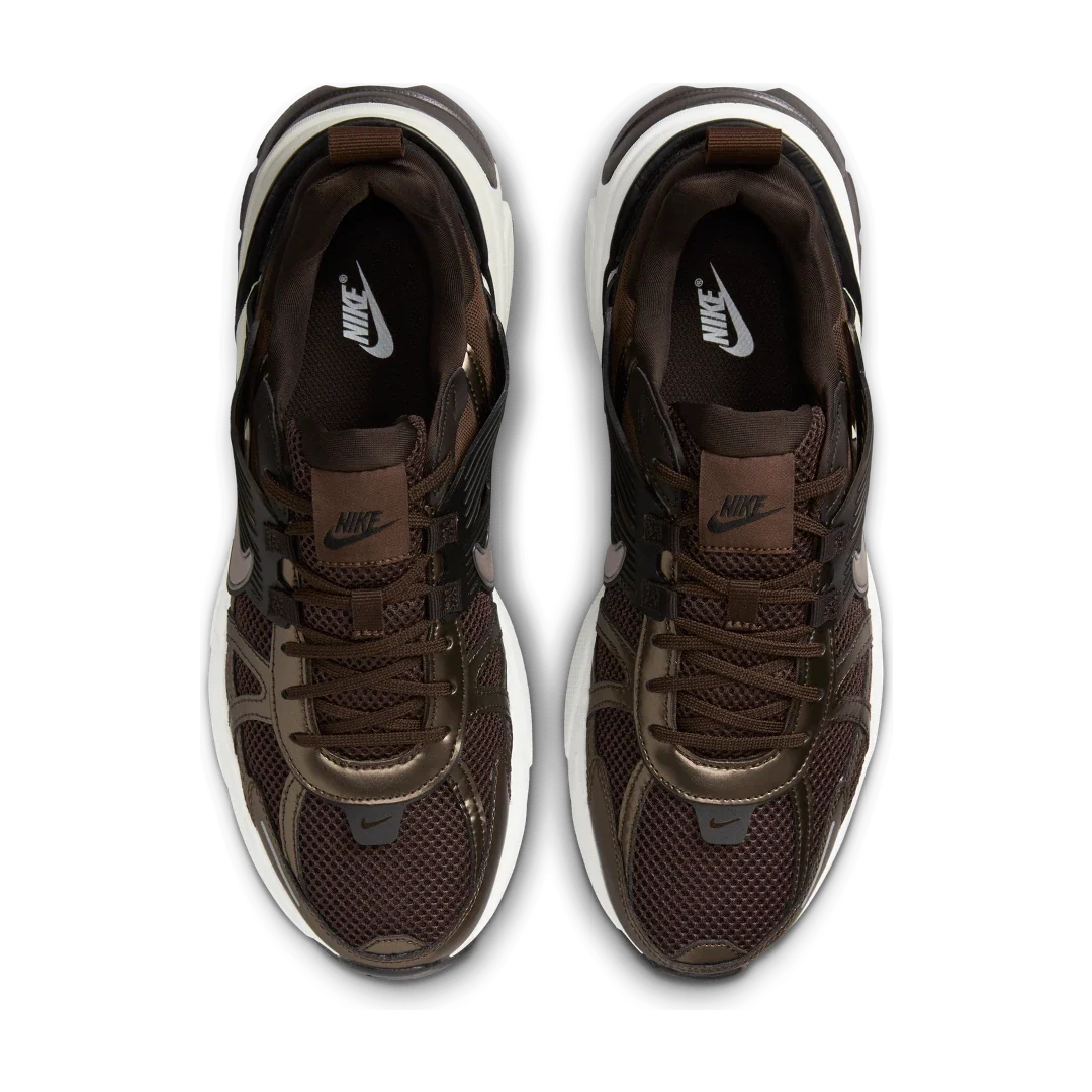 Overkicks - Nike V2K Run Velvet Brown White Black Baroque Brown (HJ4497-200) - par completo