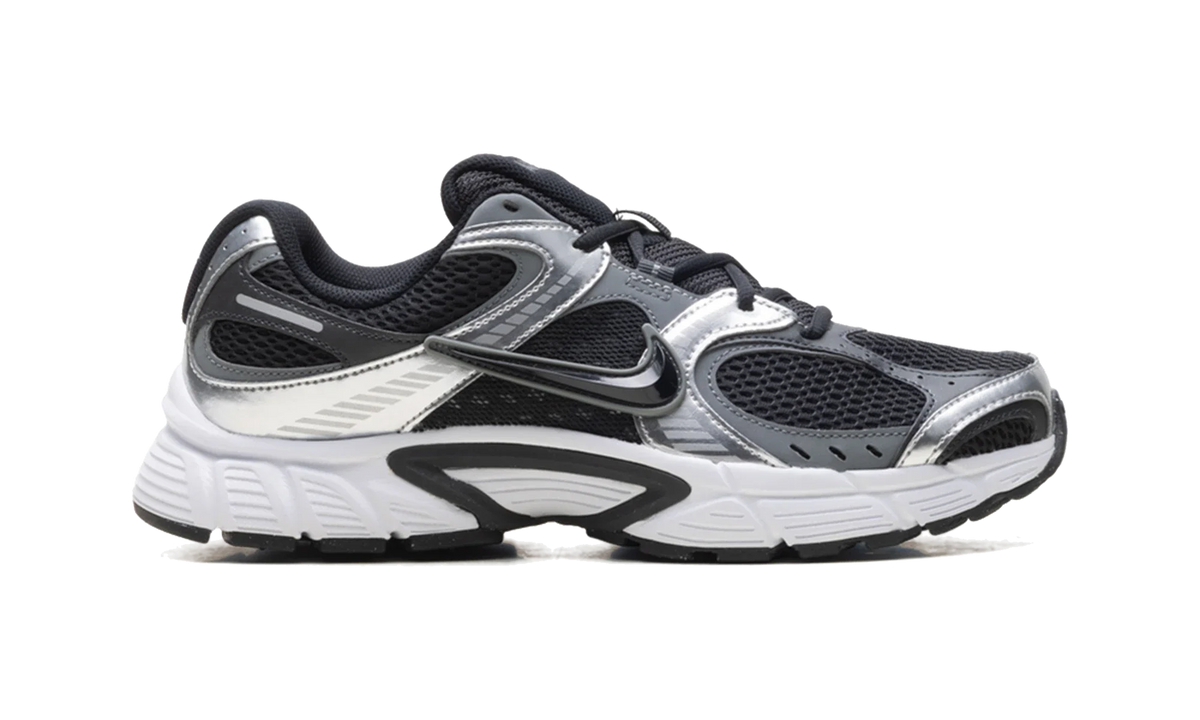 Overkicks - Nike V5 RNR Black Anthracite Smoke Grey (HJ5228-004) - detalle talon