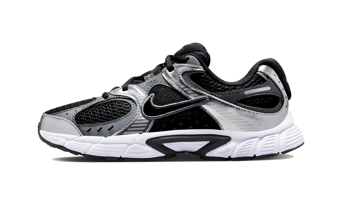 Overkicks - Nike V5 RNR Black Anthracite Smoke Grey (GS) (HQ6411-001) - vista lateral