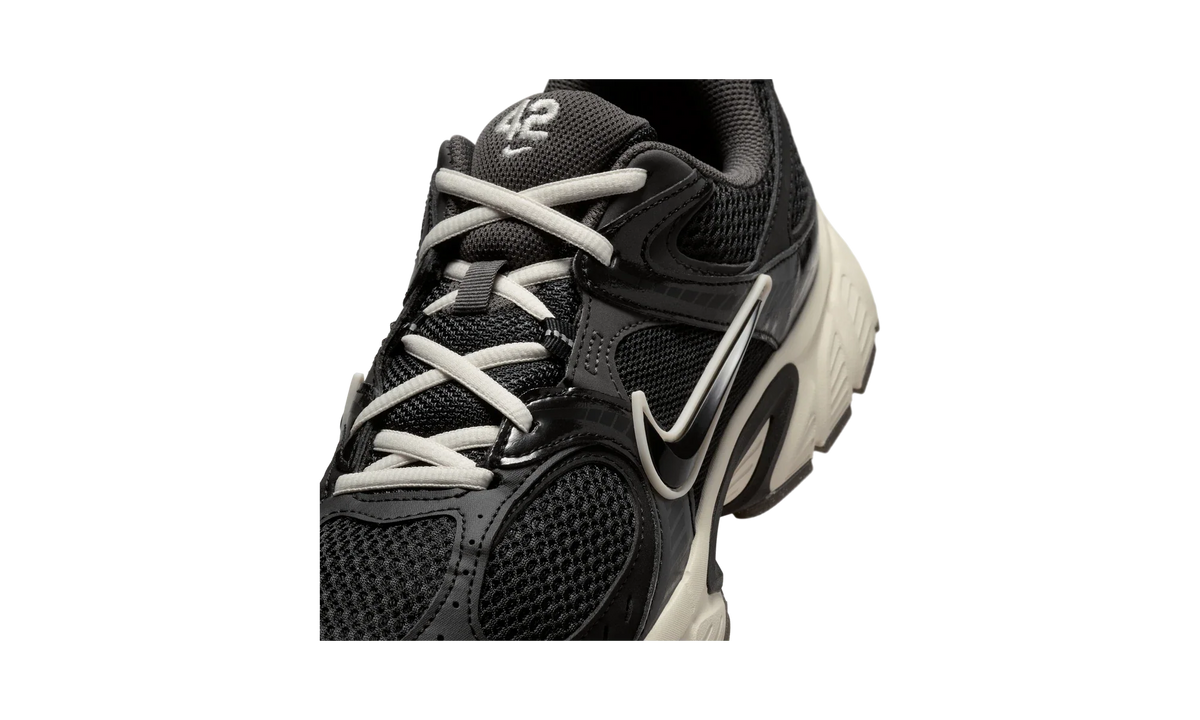 Overkicks - Nike V5 RNR Jackie Robinson Day (IQ3723-001) - detalle lateral interior