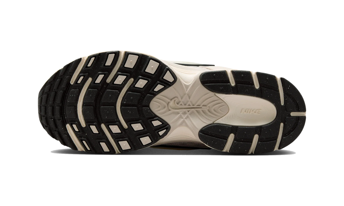 Overkicks - Nike V5 RNR Light Orewood Brown Black Pale Ivory (Womens) (II6294-100) - par completo
