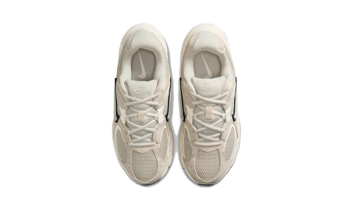 Overkicks - Nike V5 RNR Light Orewood Brown Black Pale Ivory (Womens) (II6294-100) - vista superior