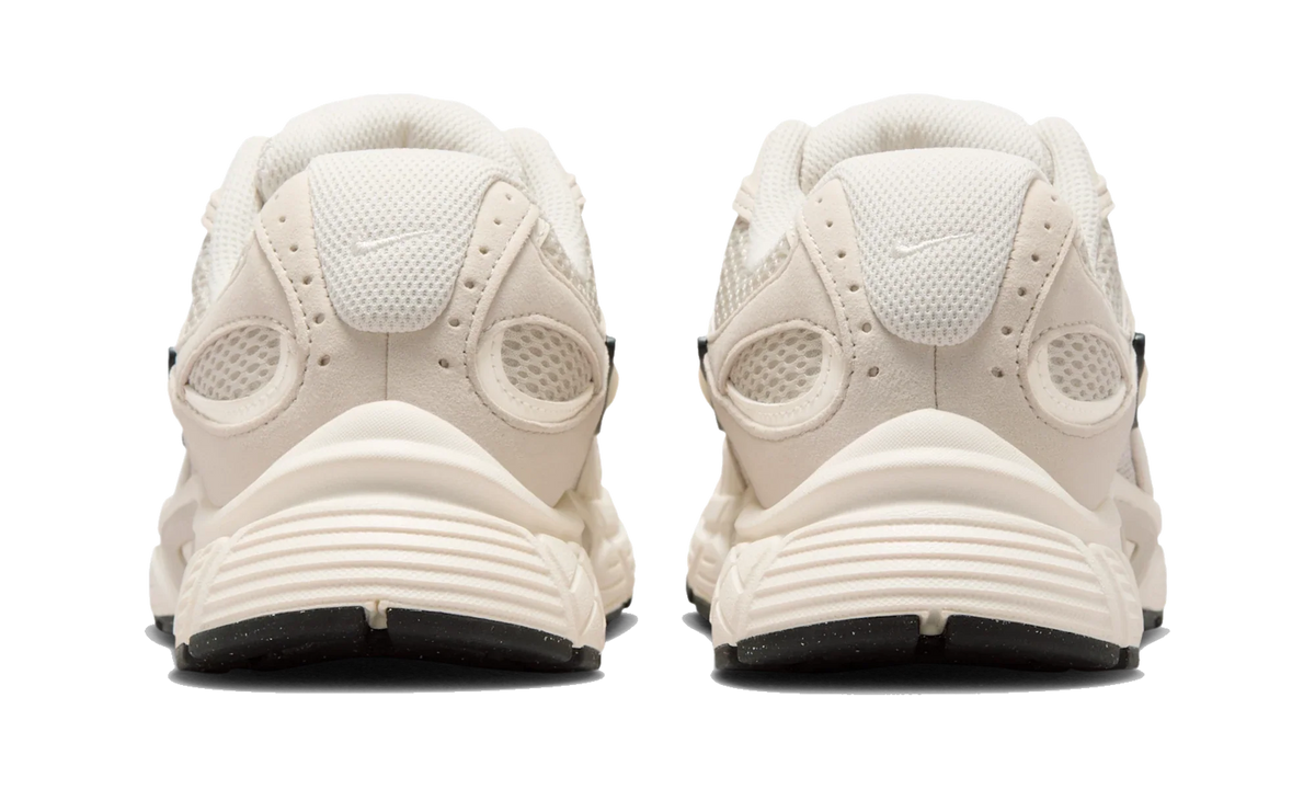 Overkicks - Nike V5 RNR Light Orewood Brown Black Pale Ivory (Womens) (II6294-100) - detalle talon