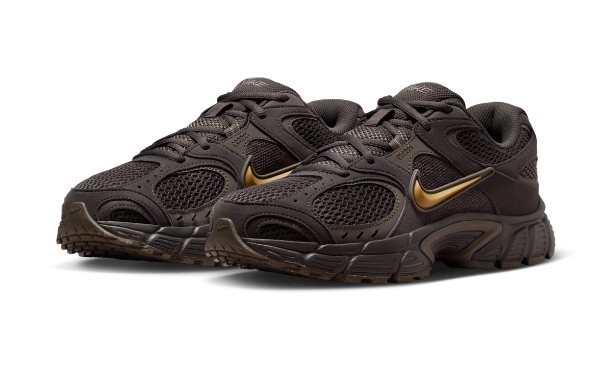Overkicks - Nike V5 RNR Medium Ash Cave Stone Metallic Gold (Womens) (II6294-200) - vista trasera