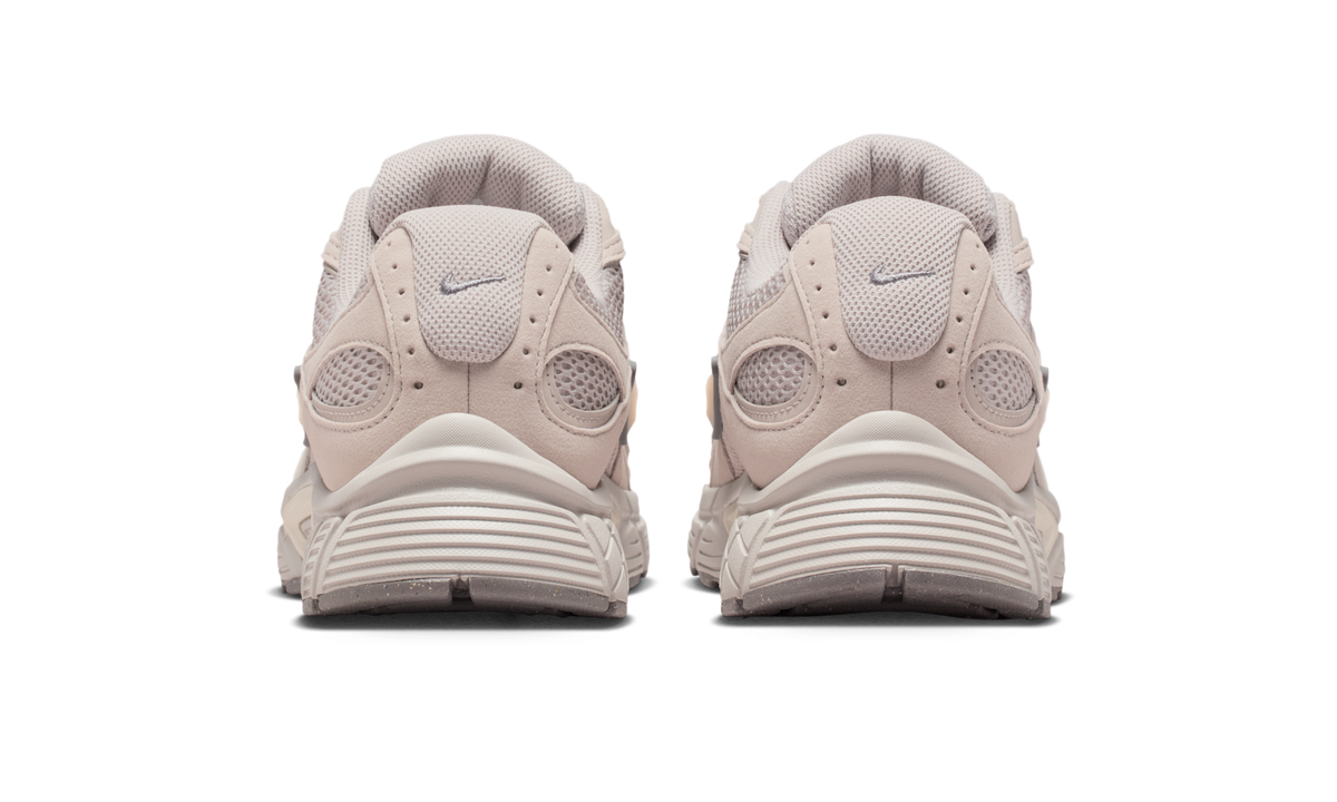 Overkicks - Nike V5 RNR Moon Particle Light Orewood Brown (II6292-201) - detalle talon