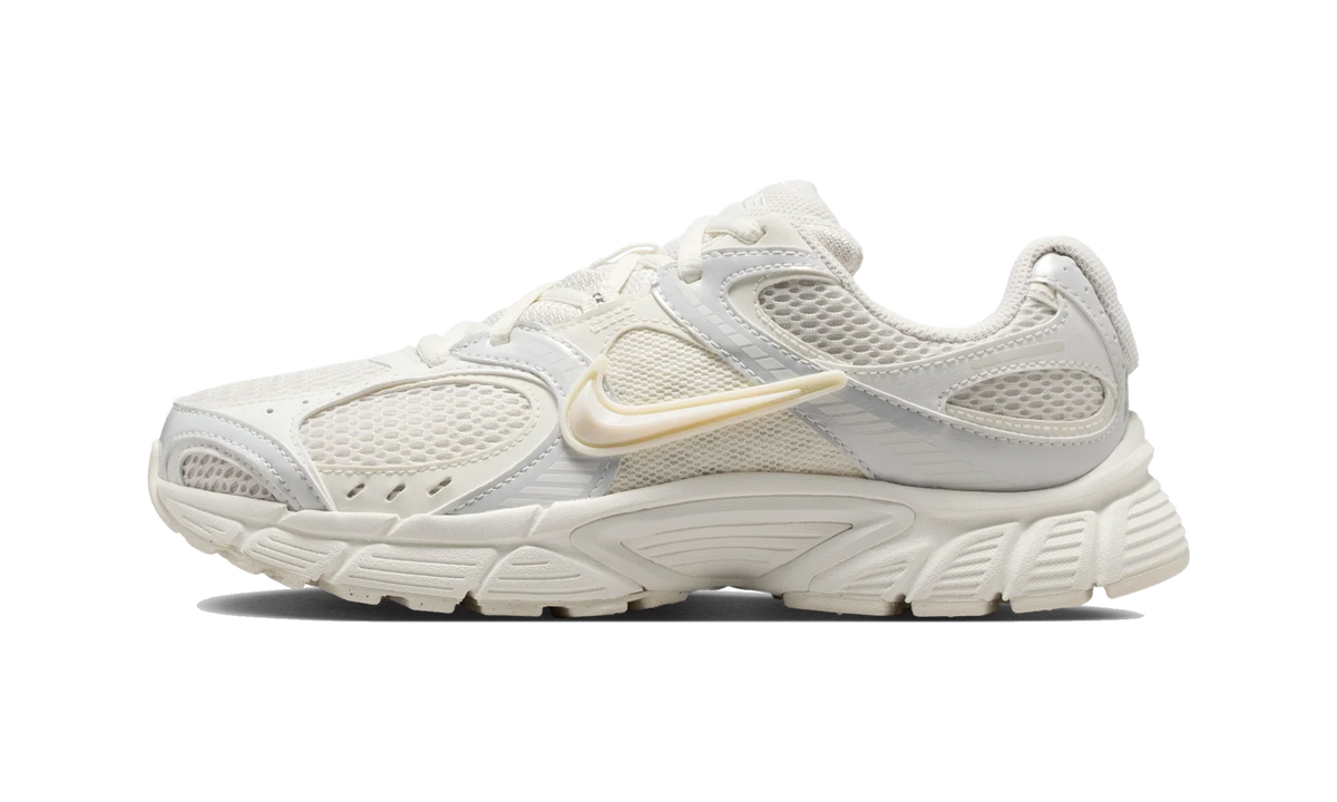 Overkicks - Nike V5 RNR Phantom Sail (Womens) (IQ0276-030) - vista lateral