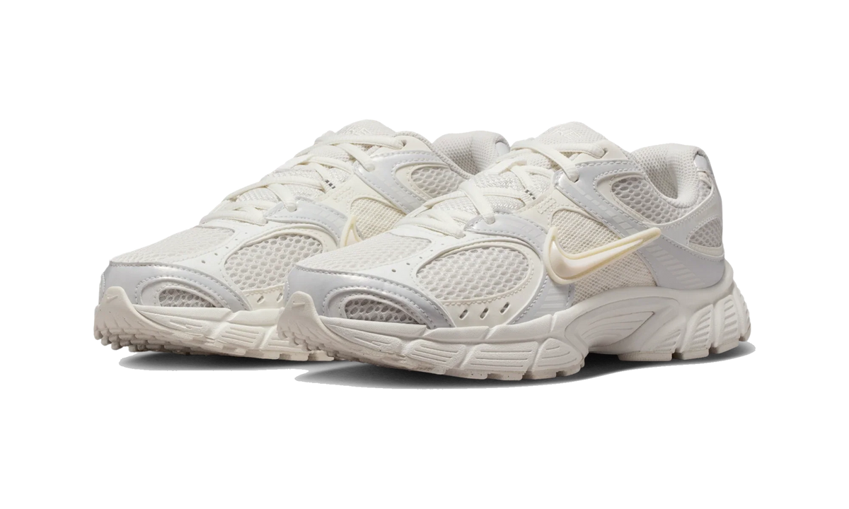 Overkicks - Nike V5 RNR Phantom Sail (Womens) (IQ0276-030) - vista trasera