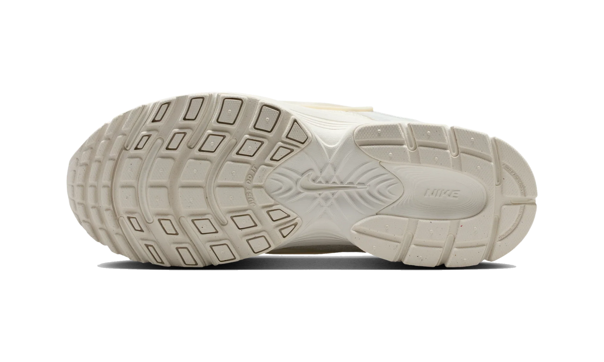 Overkicks - Nike V5 RNR Phantom Sail (Womens) (IQ0276-030) - par completo