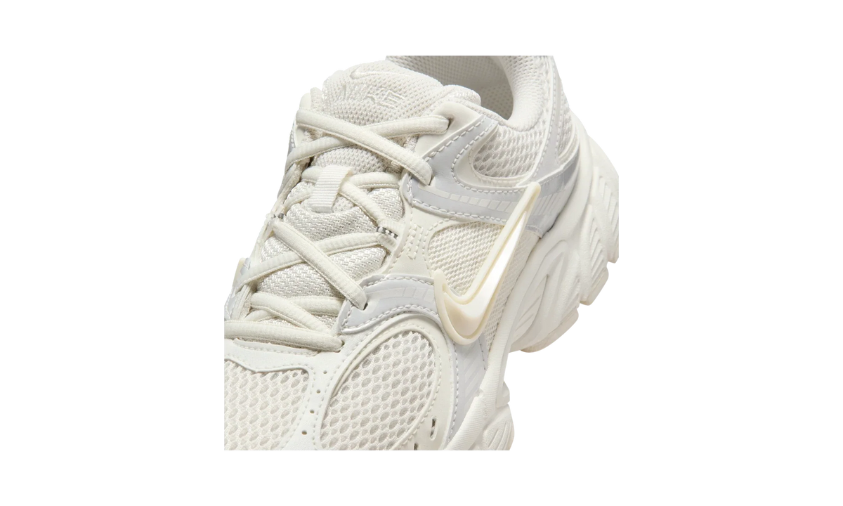 Overkicks - Nike V5 RNR Phantom Sail (Womens) (IQ0276-030) - detalle lateral interior