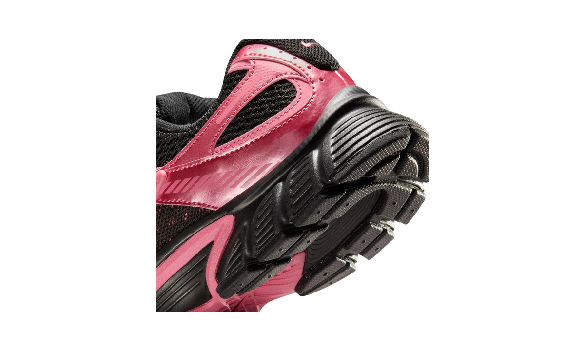 Overkicks - Nike V5 RNR Reflective Black Peony (Womens) (HQ7901-004) - detalle