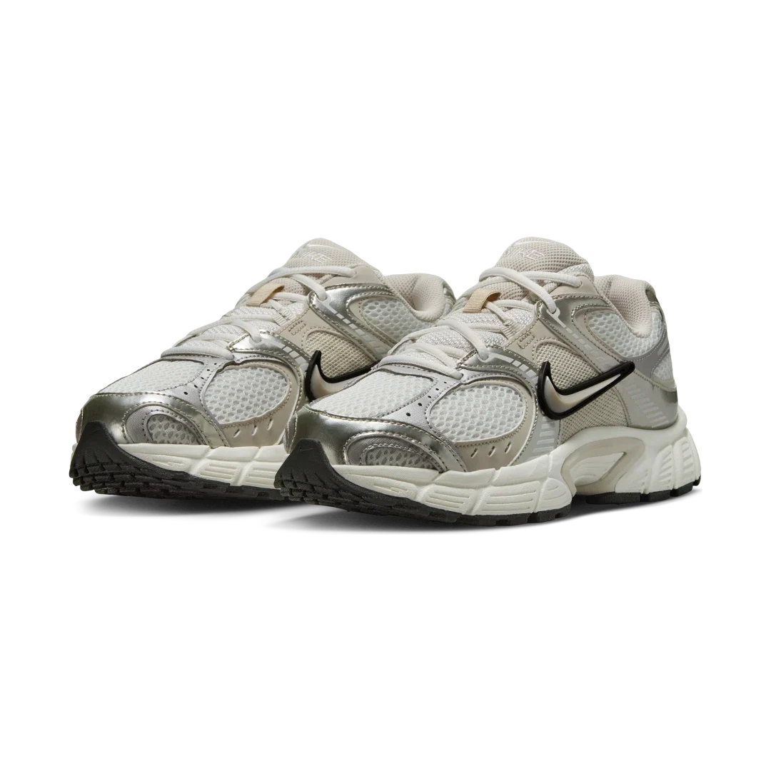 Overkicks - Nike V5 RNR Sail Light Orewood Brown (Womens) (HQ7901-104) - vista trasera