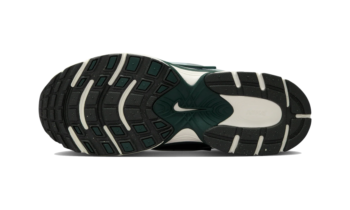 Overkicks - Nike V5 RNR Seaweed Metallic Silver (Womens) (HQ7901-300) - par completo