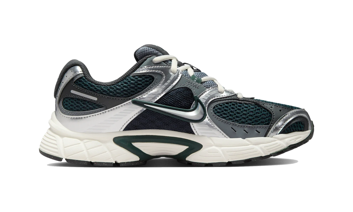 Overkicks - Nike V5 RNR Seaweed Metallic Silver (Womens) (HQ7901-300) - detalle suela