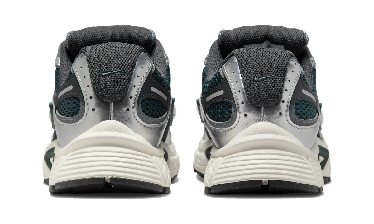 Overkicks - Nike V5 RNR Seaweed Metallic Silver (Womens) (HQ7901-300) - detalle talon