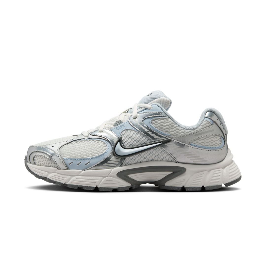 Overkicks - Nike V5 RNR Summit White Blue Tint Photon Dust Smoke Grey (Womens) (HQ7901-103) - vista lateral