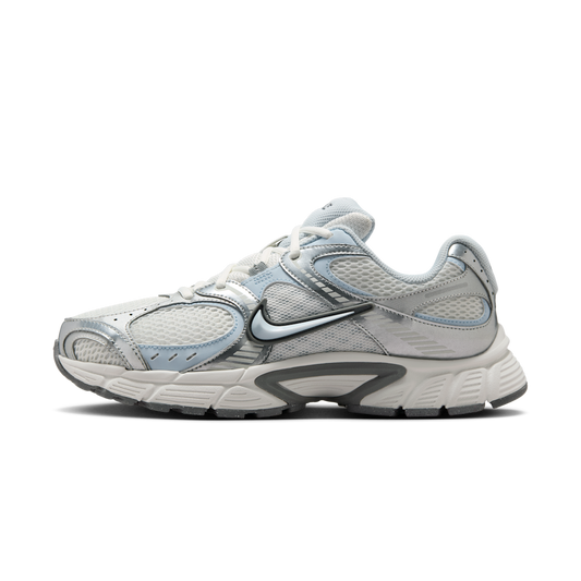 Overkicks - Nike V5 RNR Summit White Blue Tint Photon Dust Smoke Grey (Womens) (HQ7901-103) - vista lateral
