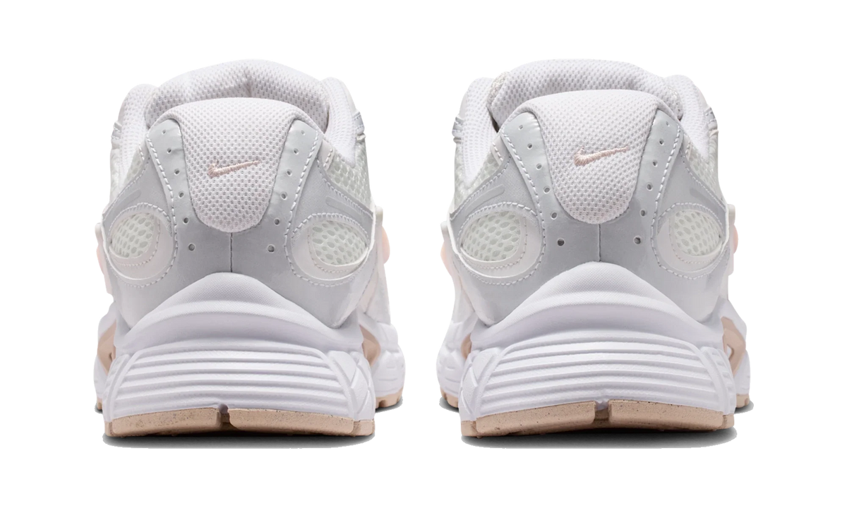 Overkicks - Nike V5 RNR Summit White White Vast Grey Silt Red (Womens) (HQ7901-110) - detalle talon