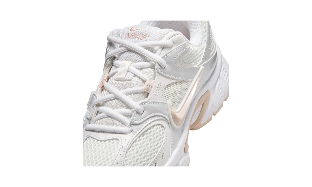 Overkicks - Nike V5 RNR Summit White White Vast Grey Silt Red (Womens) (HQ7901-110) - detalle lateral interior