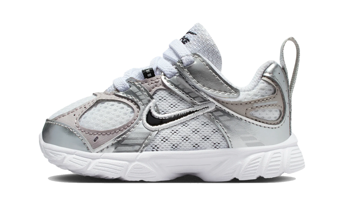 Overkicks - Nike V5 RNR White Vast Grey (TD) (HQ6413-100) - vista lateral
