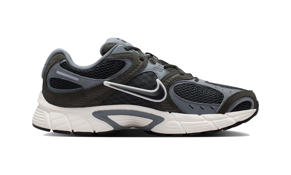 Overkicks - Nike V5 Rnr Suede Anthracite Black Cool Grey (IX0702-002) - detalle suela