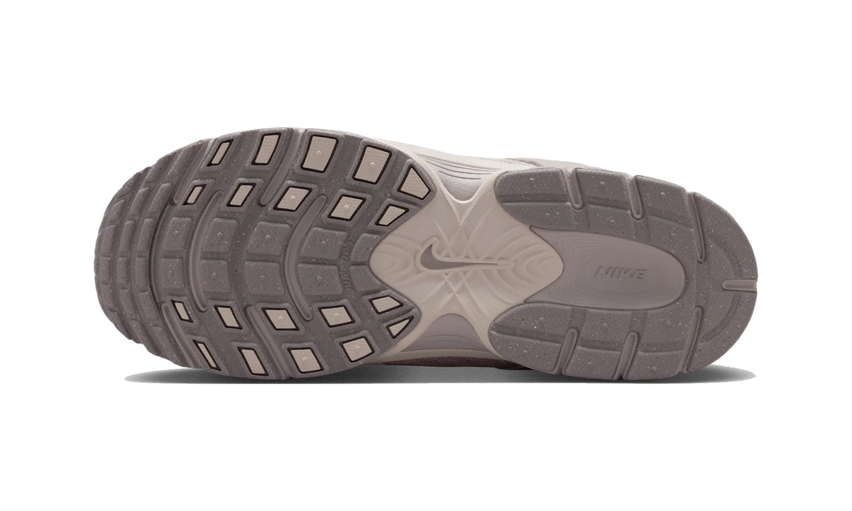Overkicks - Nike V5 Runner Suede Moon Particle Light Orewood Brown (GS) (IO1644-201) - imagen 3