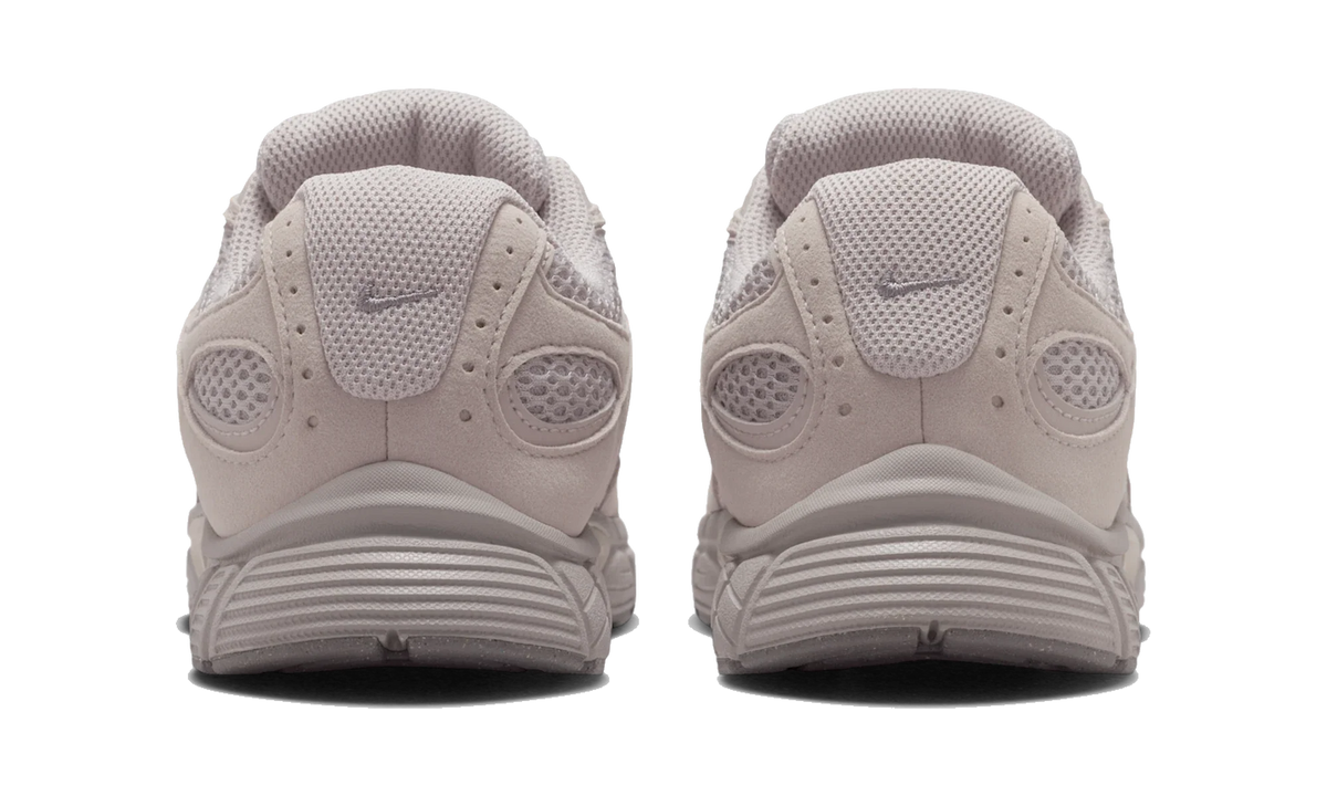 Overkicks - Nike V5 Runner Suede Moon Particle Light Orewood Brown (GS) (IO1644-201) - imagen 6