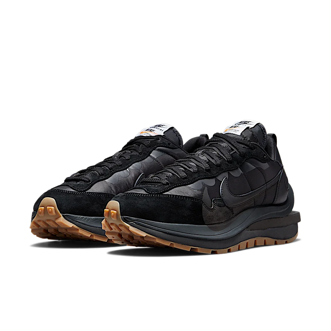 Overkicks - Nike Vaporwaffle sacai Black Gum (DD1875-001) - vista trasera