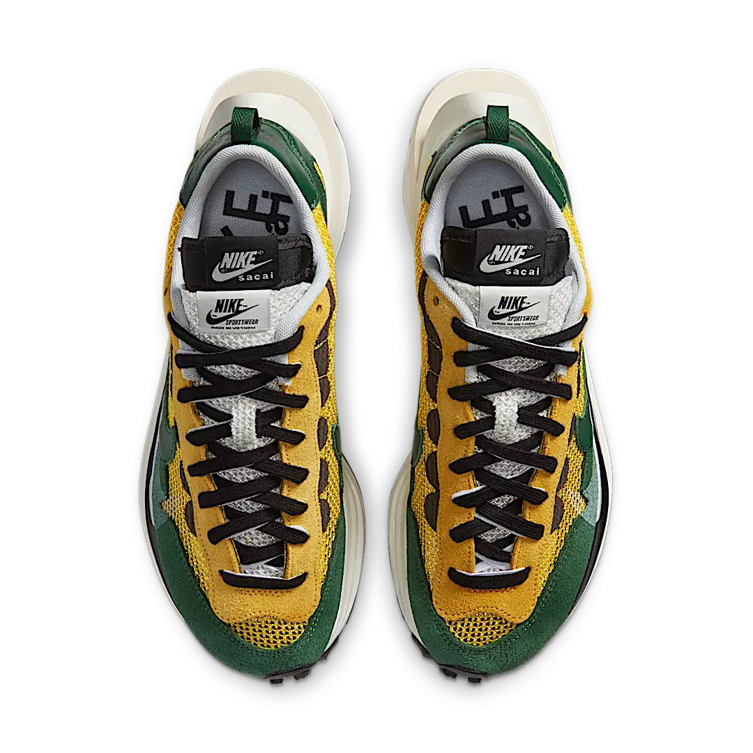 Overkicks - Nike Vaporwaffle sacai Tour Yellow Stadium Green (CV1363-700) - par completo