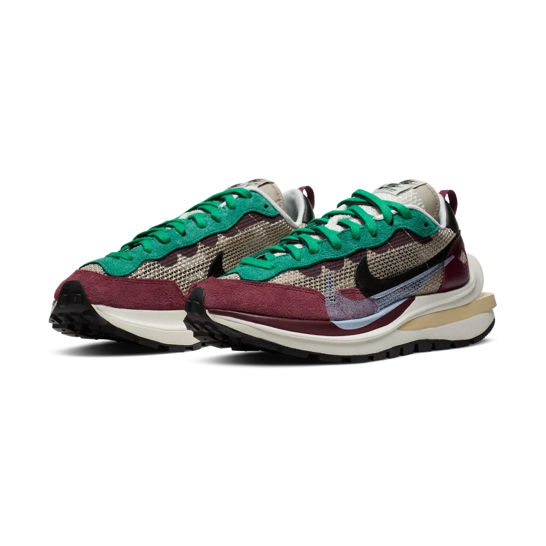 Overkicks - Nike Vaporwaffle sacai Villain Red Neptune Green (DD3035-200) - vista trasera