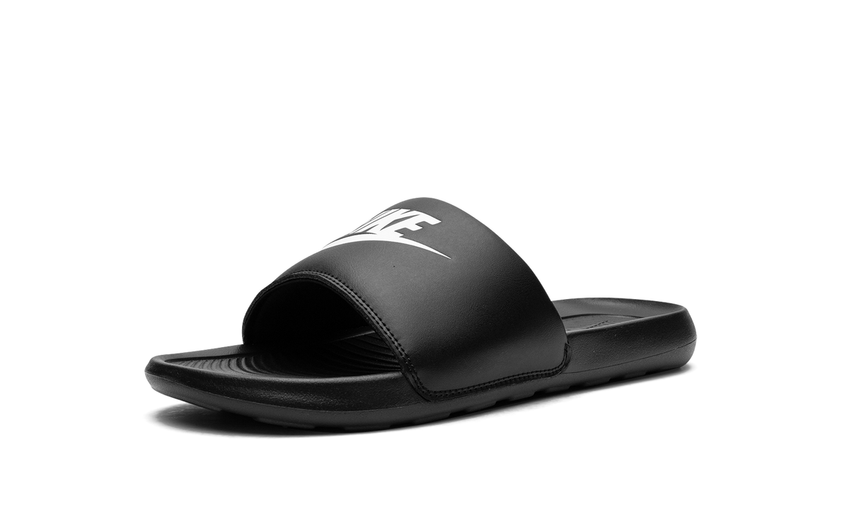 Overkicks - Nike Victori One Slide Black White (CN9675-002) - detalle suela