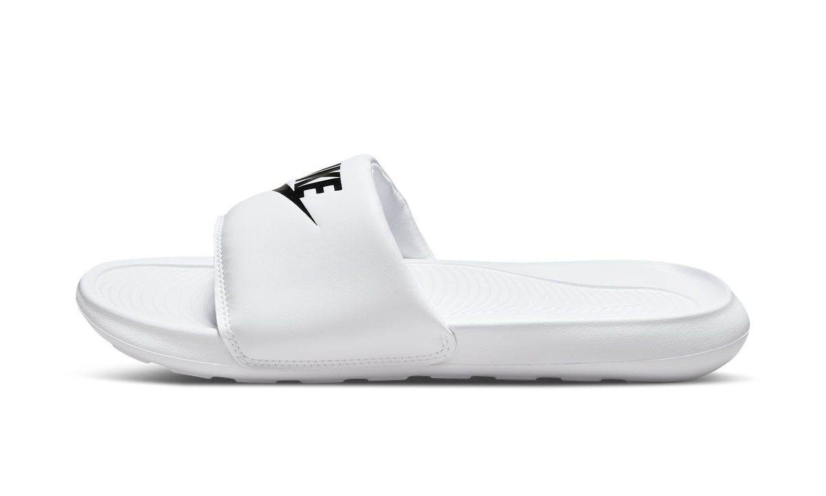 Overkicks - Nike Victori One White Black White (Womens) (CN9677-100) - vista trasera