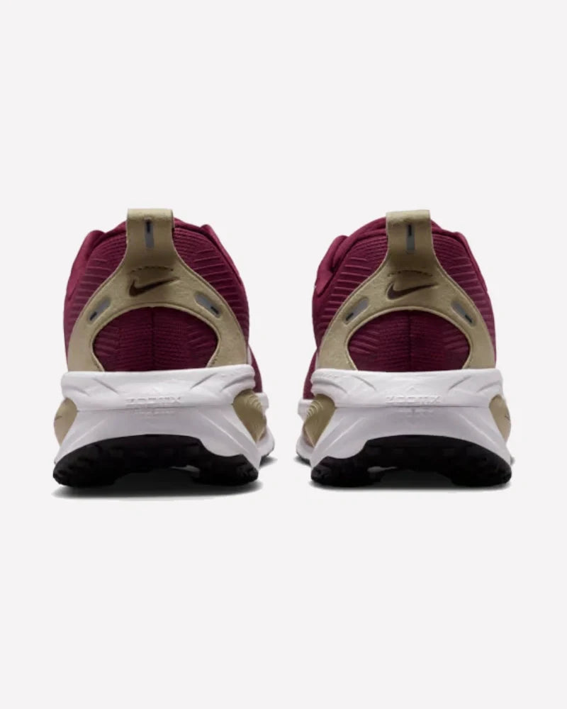 Overkicks - Nike Vomero 18 FSU (IQ6872-600) - par completo
