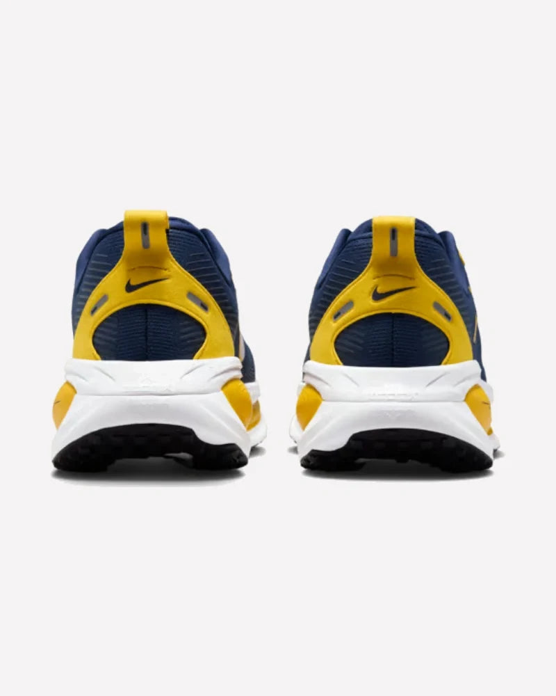 Overkicks - Nike Vomero 18 Michigan (IQ6879-400) - par completo