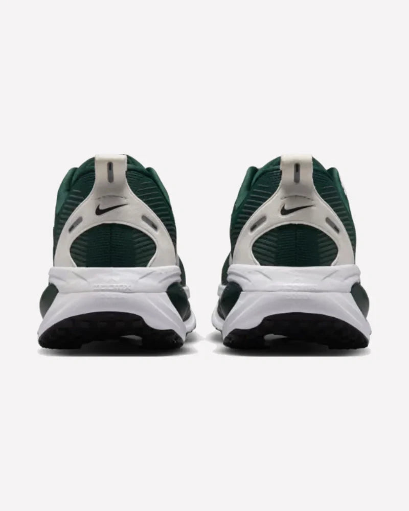 Overkicks - Nike Vomero 18 Michigan State (IQ6878-300) - detalle suela