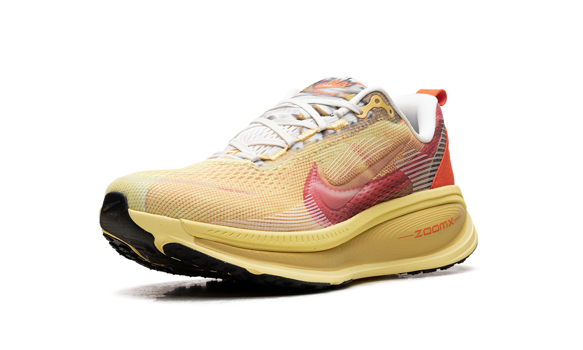 Overkicks - Nike Vomero 18 SE International Running Pack LD-1000 (IH3576-999) - detalle suela