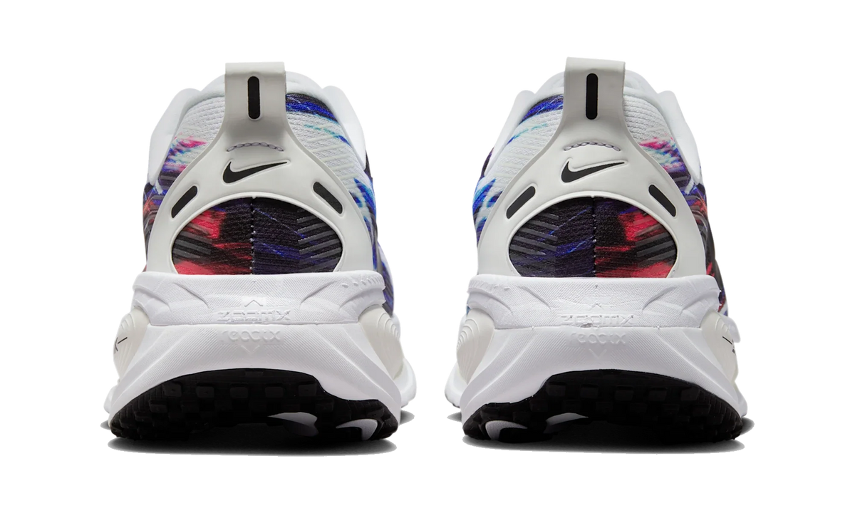 Overkicks - Nike Vomero 18 SE Light Trails (IB8164-999) - detalle talon