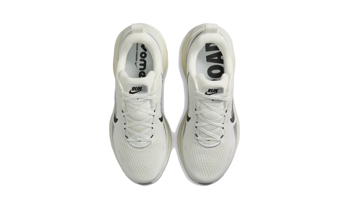 Overkicks - Nike Vomero 18 Summit White Coconut Milk (Womens) (HM6804-101) - vista superior