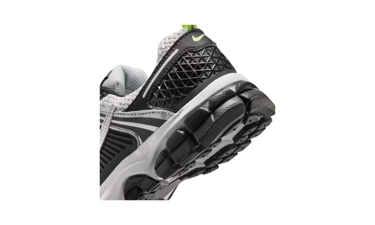 Overkicks - Nike Vomero 5 Black Photon Dust Volt Ice (GS) (IQ0312-010) - imagen 8