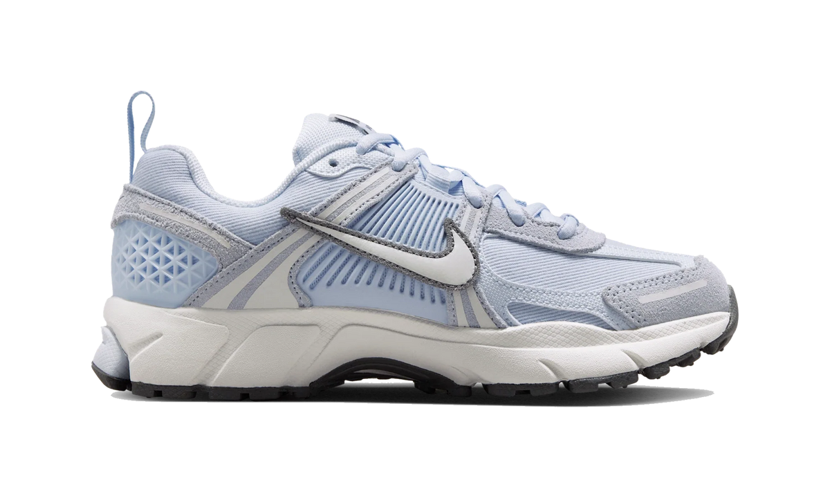 Overkicks - Nike Vomero 5 Football Grey Pencil Point (GS) (IO7468-002) - imagen 4