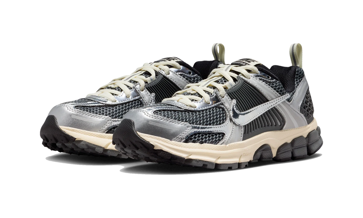 Overkicks - Nike Vomero 5 Iron Grey Coconut Milk Chrome (GS) (IM9467-002) - imagen 2