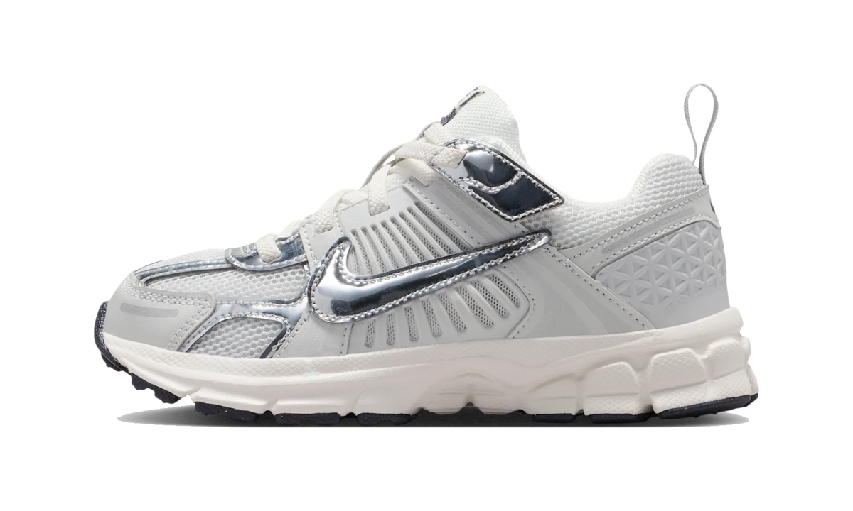 Overkicks - Nike Vomero 5 Photon Dust Chrome (PS) (IM9465-001) - vista lateral