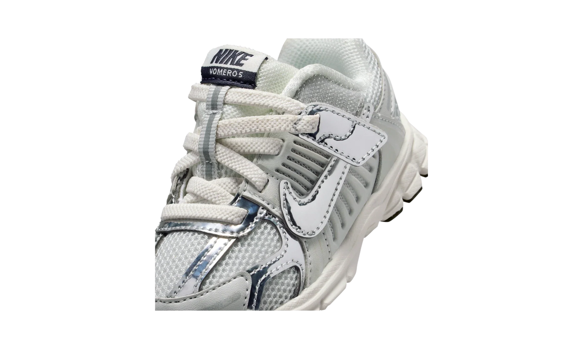 Overkicks - Nike Vomero 5 Photon Dust Gridiron Sail Chrome (TD) (IM9466-001) - imagen 7