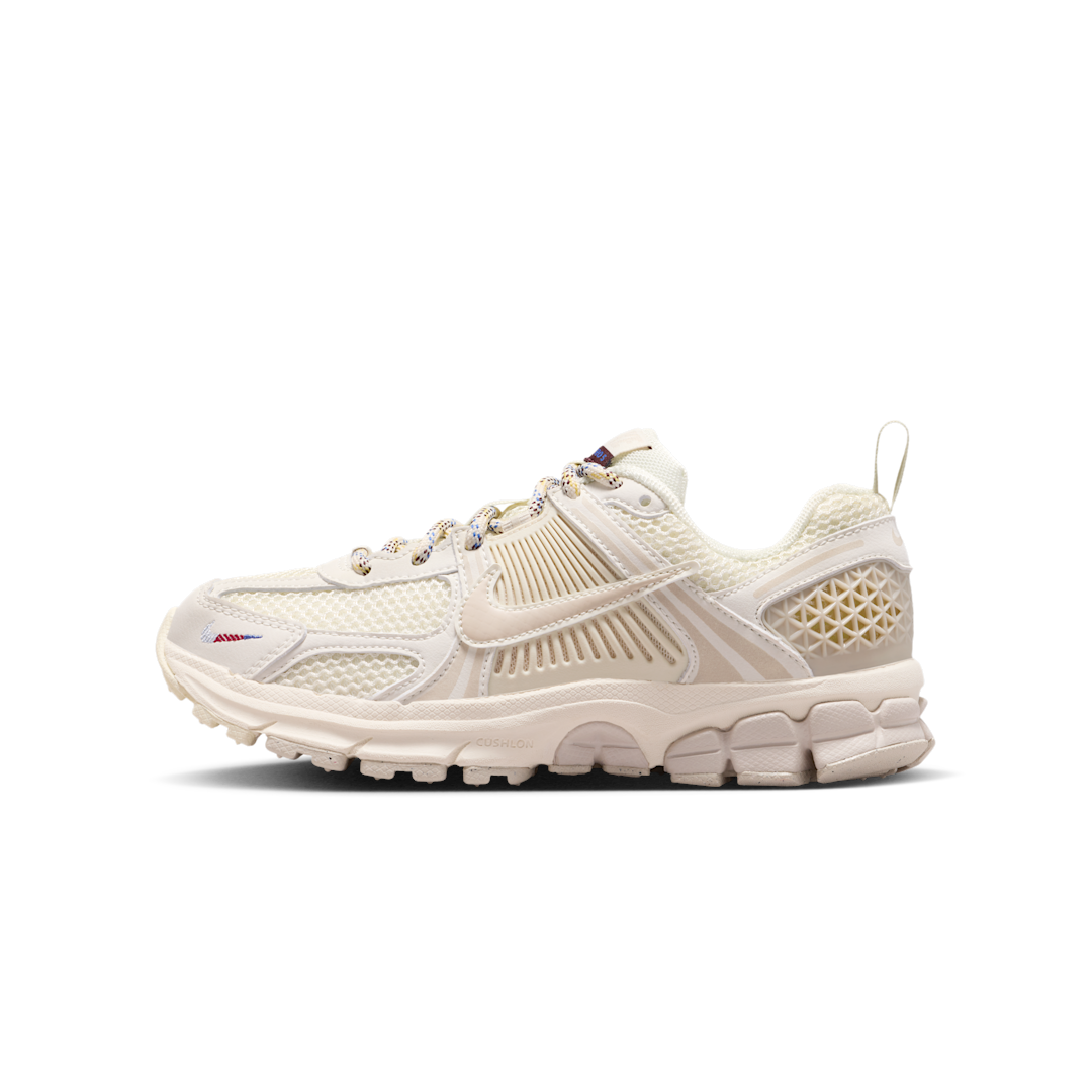 Overkicks - Nike Vomero 5 Soft Pearl Burgundy Crush (GS) (IB5853-002) - vista lateral