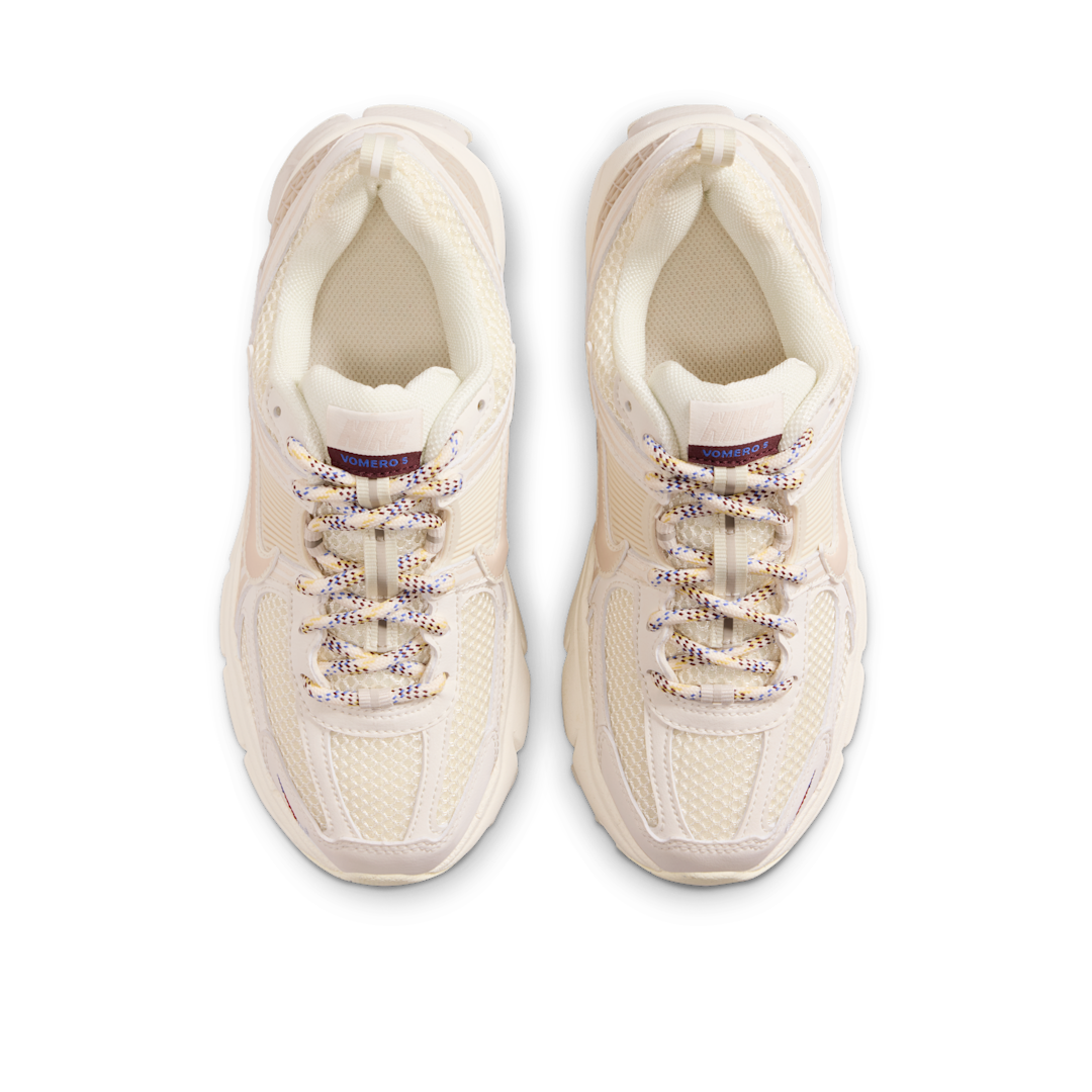 Overkicks - Nike Vomero 5 Soft Pearl Burgundy Crush (GS) (IB5853-002) - imagen 3